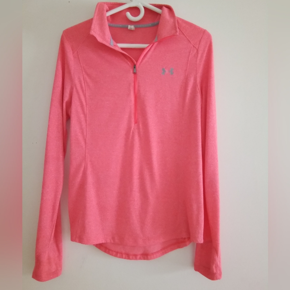 Under Armour top in good condition